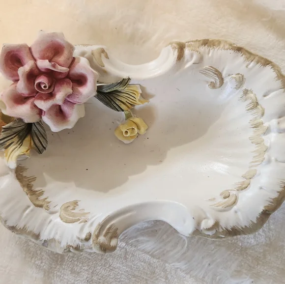 Germany Vintage porcelain 3D floral dish - Picture 1 of 12